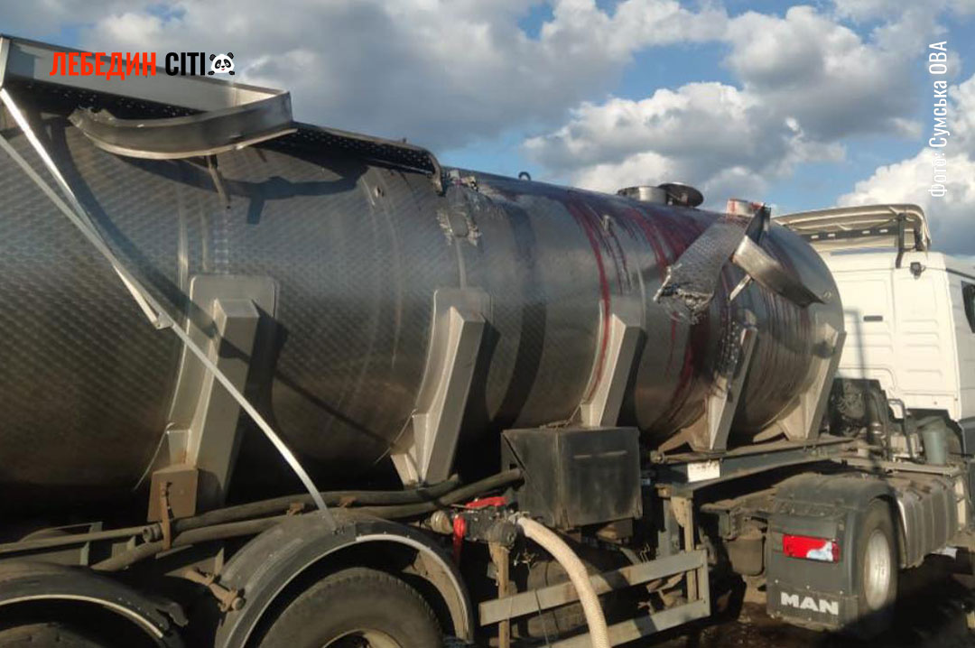 Ворожий дрон атакував вантажівку на Роменщині: поранено водія