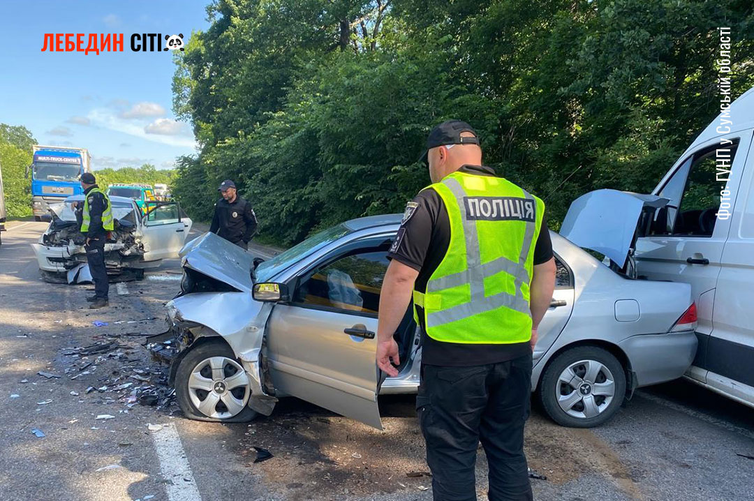 На Сумщині сталася масштабна ДТП: травмовано шестеро людей