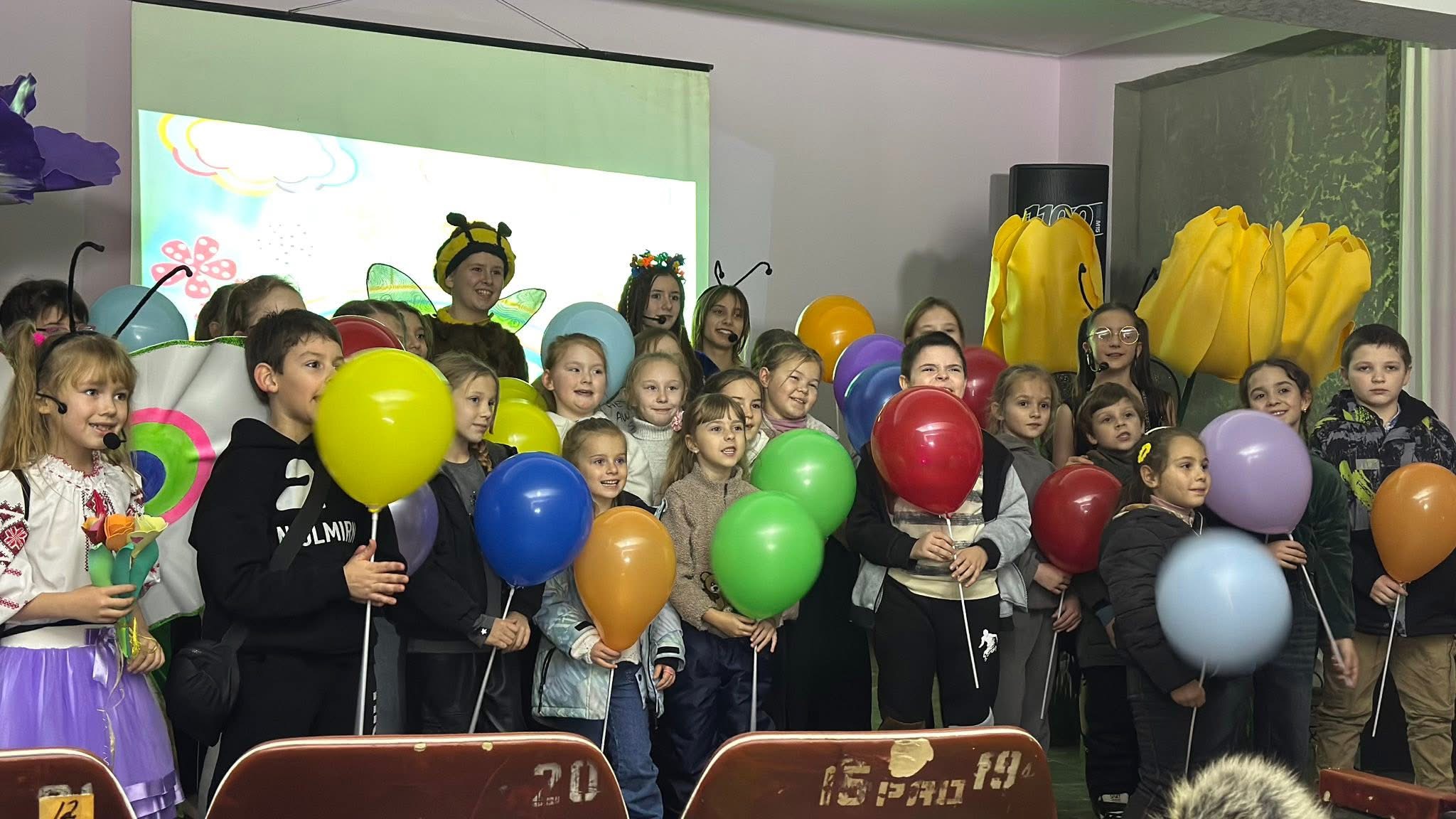 У Лебедині гурток «Ейфорія» влаштував яскраве свято для малечі