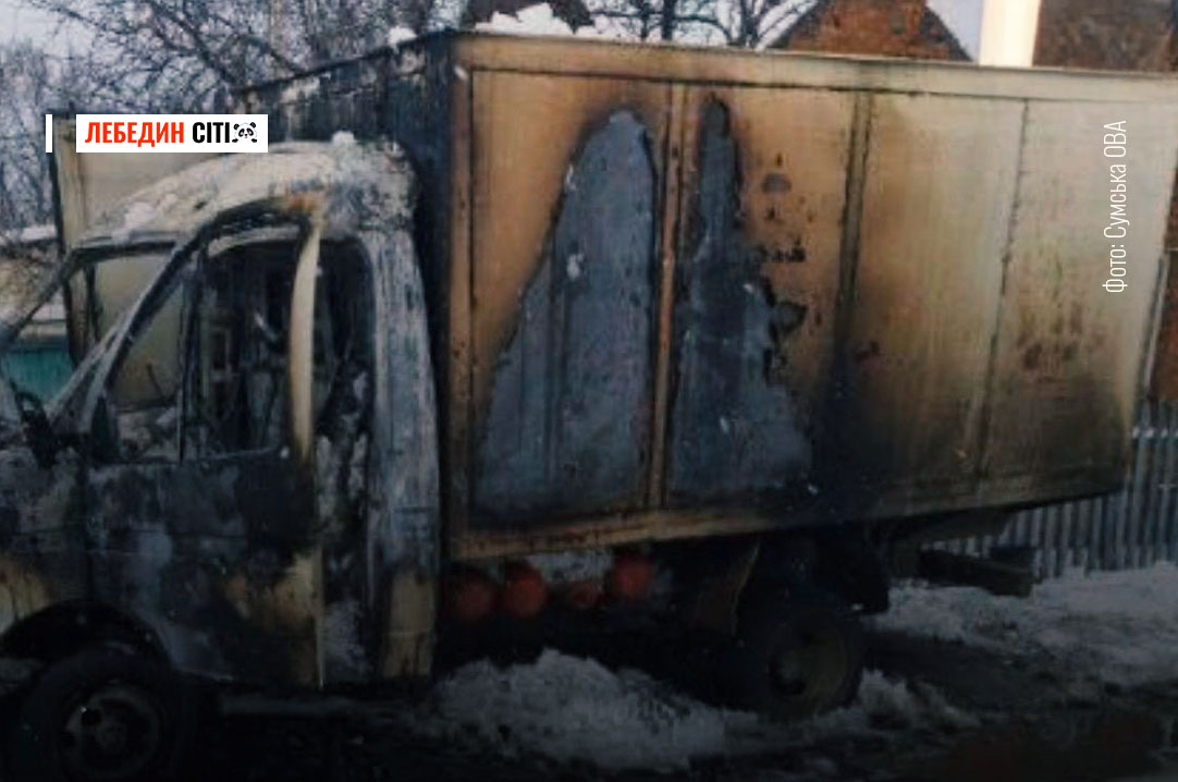 На Сумщині ворожий дрон атакував хлібовозку