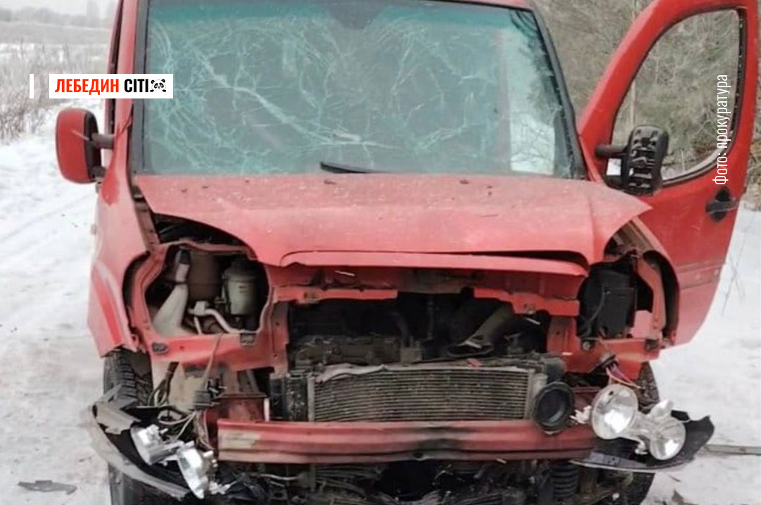 На Сумщині окупанти атакували FPV-дроном цивільне авто: поранено двох чоловіків