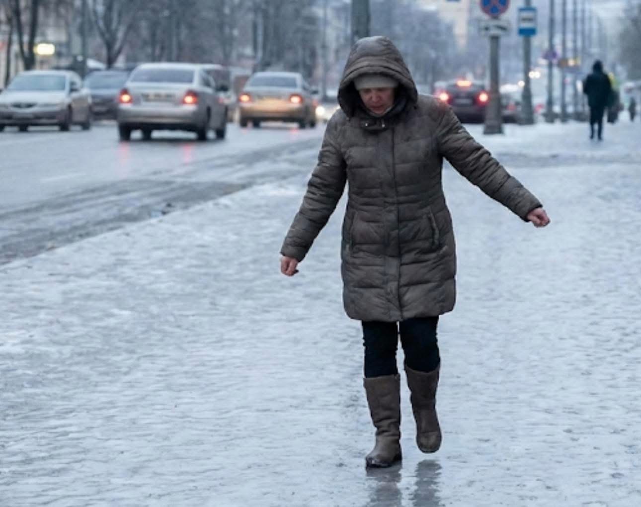 Обережно, ожеледиця! ДСНС попереджає про небезпеку на дорогах