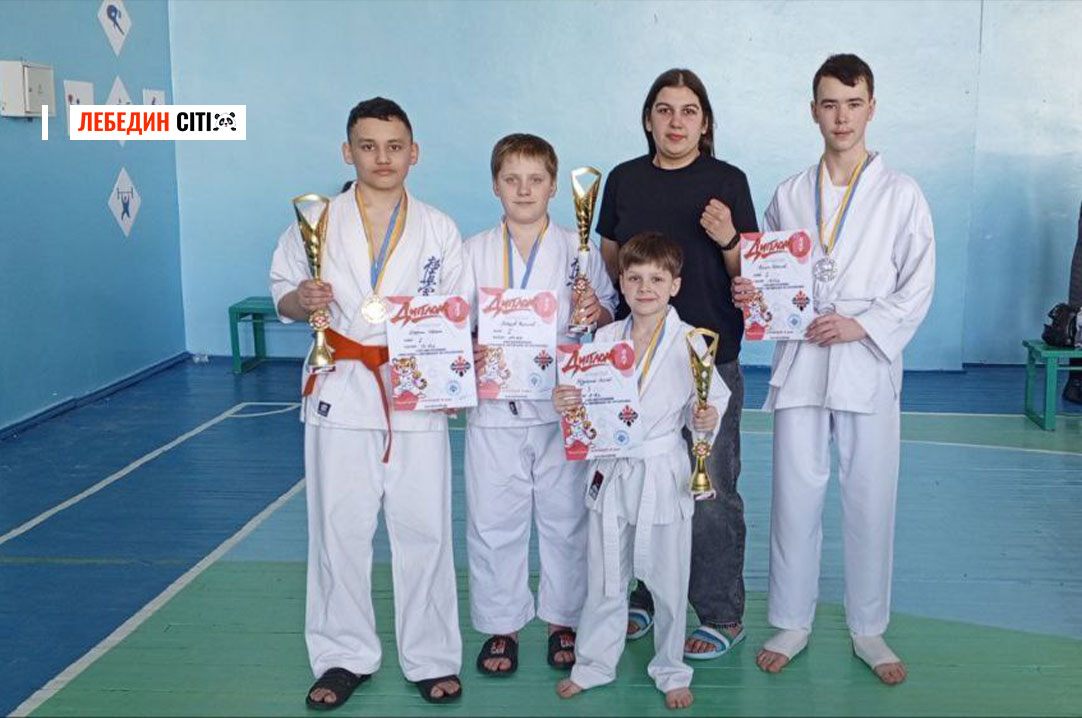 Лебединські каратисти підкорили Полтаву: золото та срібло у скарбничці громади