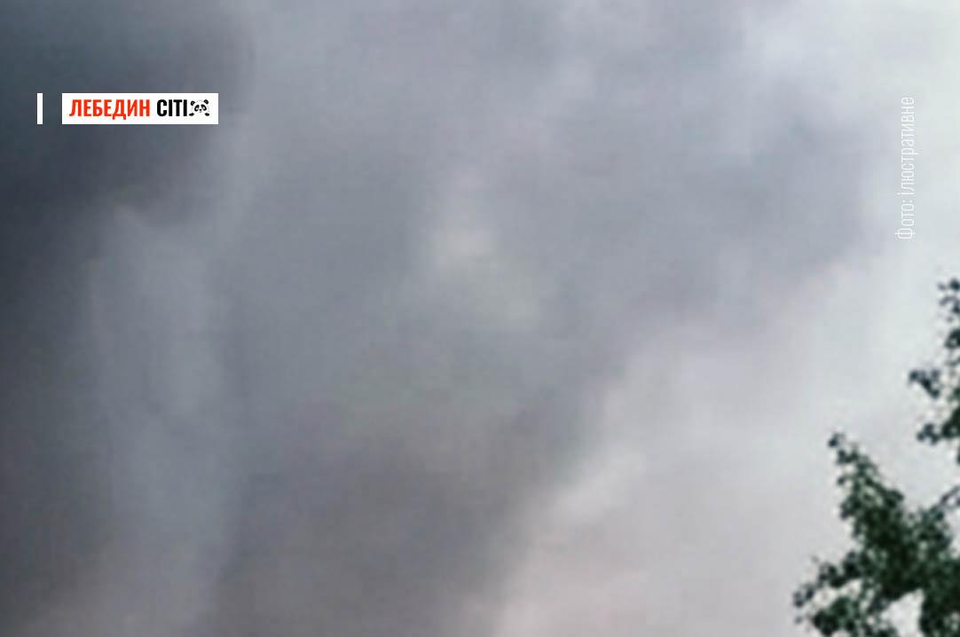 На Лебединщині внаслідок ворожої атаки пошкодений приватний будинок та господарча споруда