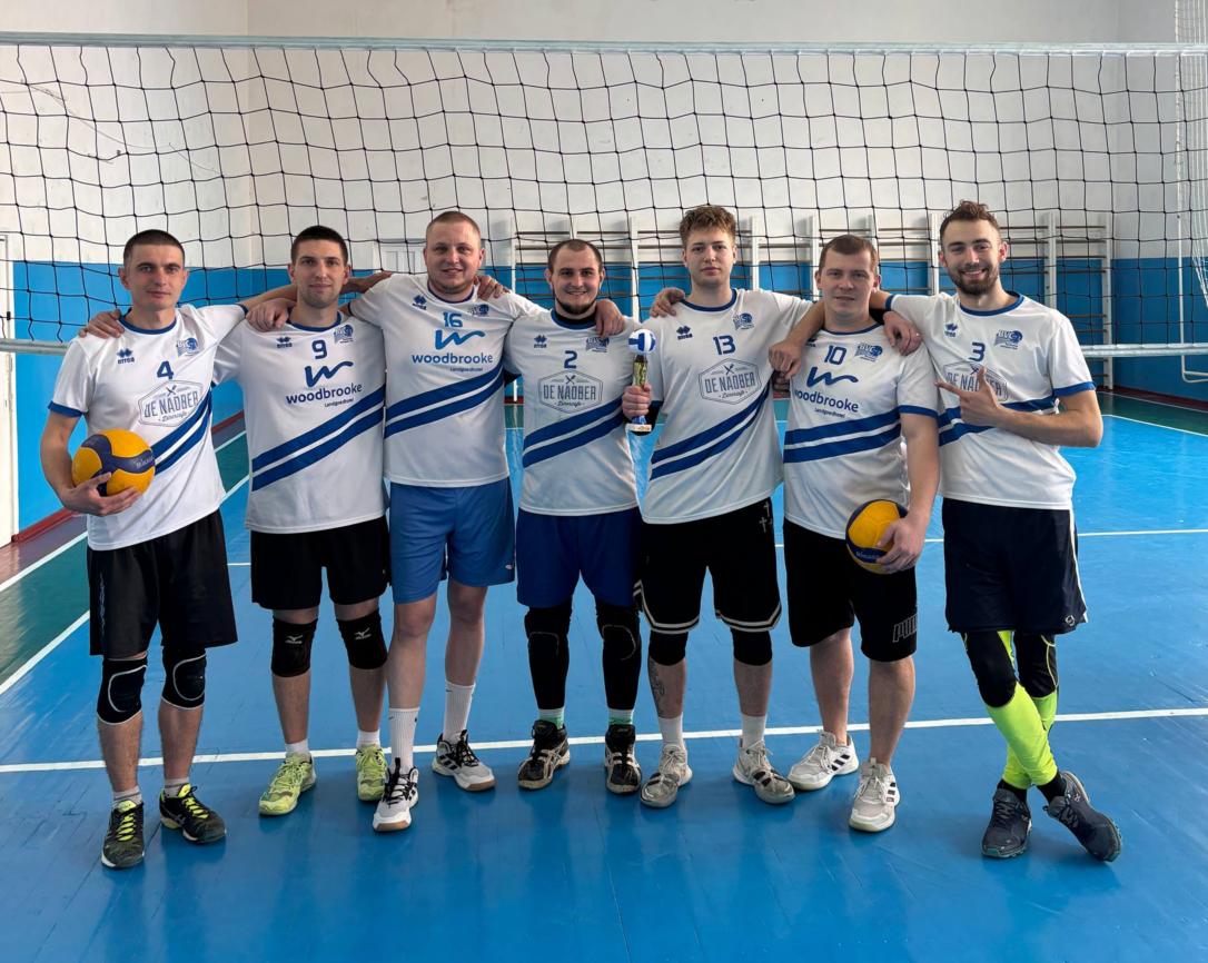 Волейболісти з Лебедина здобули «бронзу» на благодійному турнірі у Гадячі