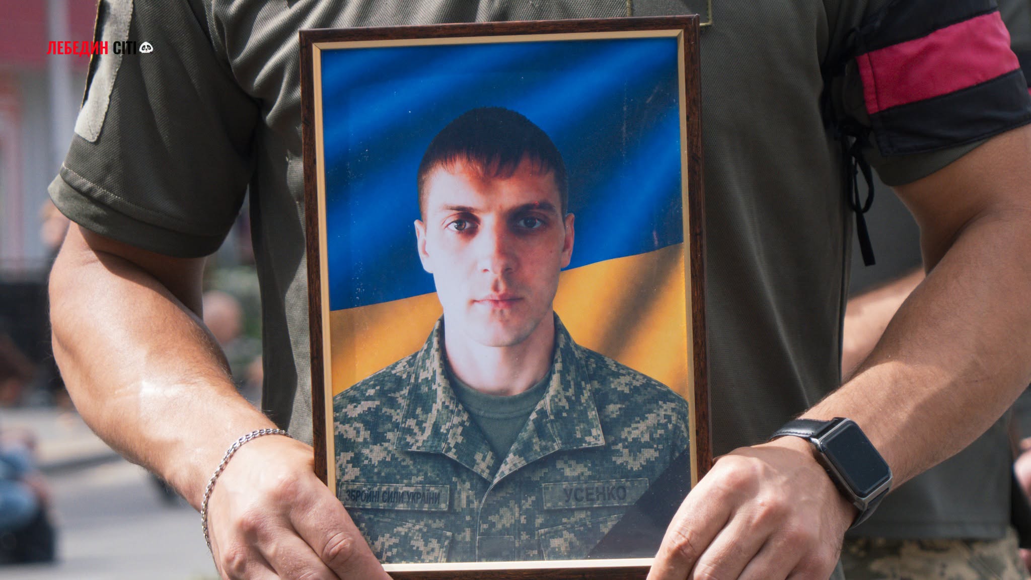 У Лебедині попрощалися із захисником України Петром Усенком, який понад рік вважався зниклим безвісти