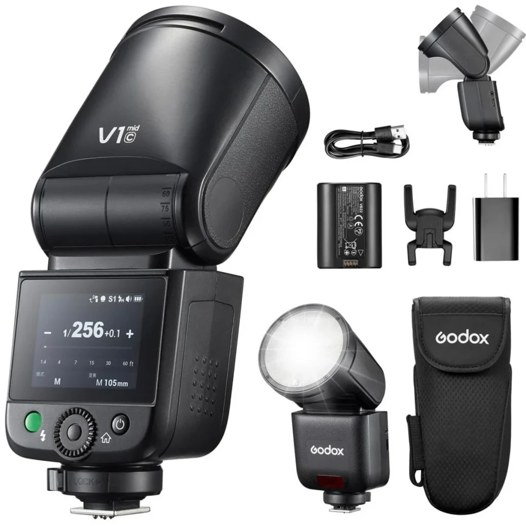 Увімкнений спалах Godox V1Mid-C з активним сенсорним дисплеєм, кабелем USB Type-C, блоком живлення, чохлом та схемою нахилу голови